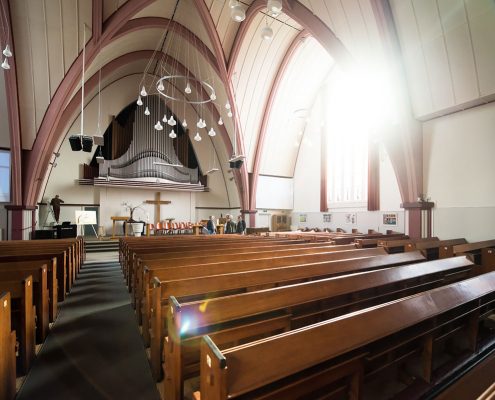 Kerk voorzien van infrarood warmtestralers voor bijverwarming - Harderwijk
