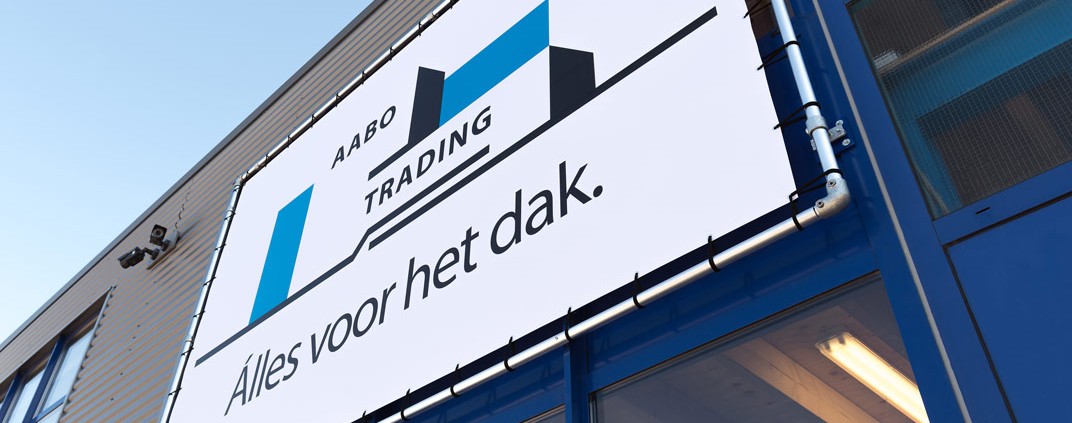 De voorgevel van Aabo Trading Den Haag.