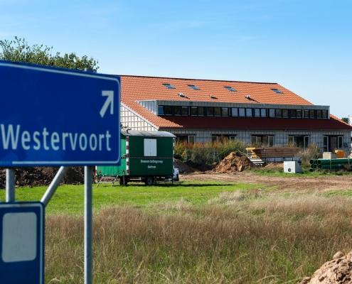 Dakkapel van 35 meter lang voorzien van zinken felsbanen op maat - Woonwijk Westervoort